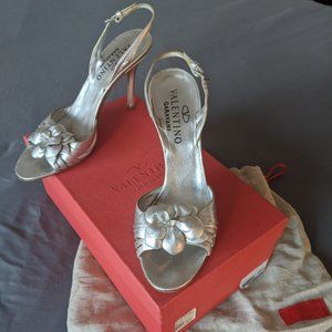Vintage VALENTINO SS '04 Silver Slingback Heels 38